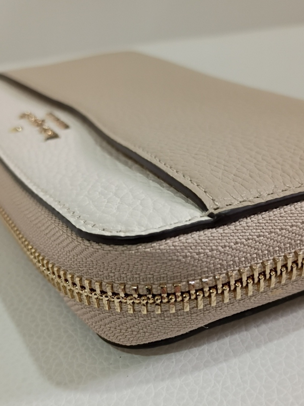 Kate Spade Two-Tone Beige and Cream Zip-Around Wallet - Picture 6 of 15